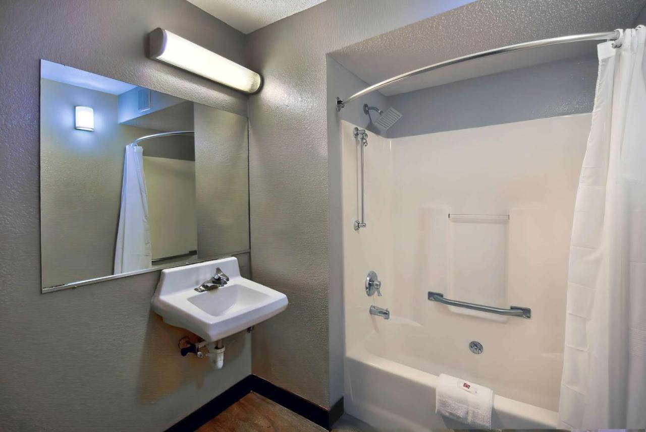 Motel 6-Warren, Mi - Detroit East ภายนอก รูปภาพ