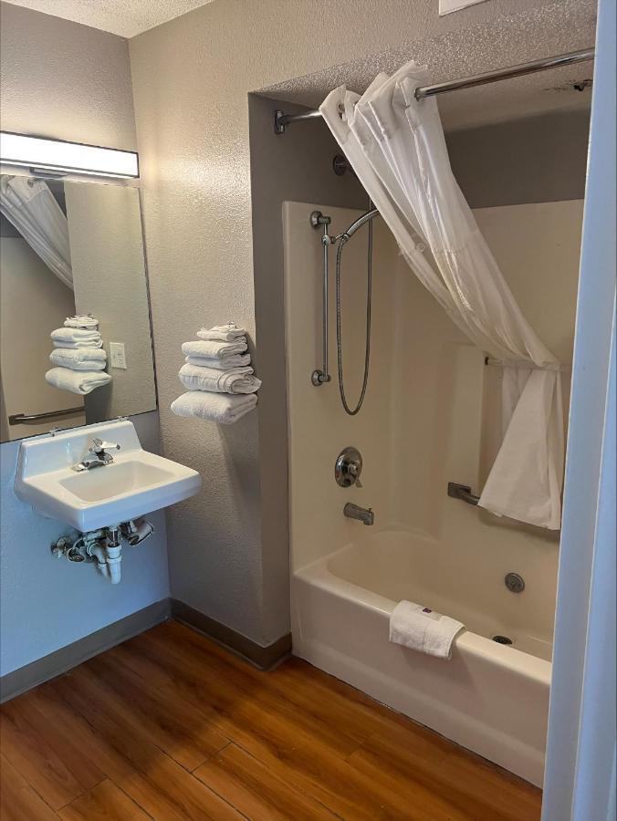 Motel 6-Warren, Mi - Detroit East ภายนอก รูปภาพ